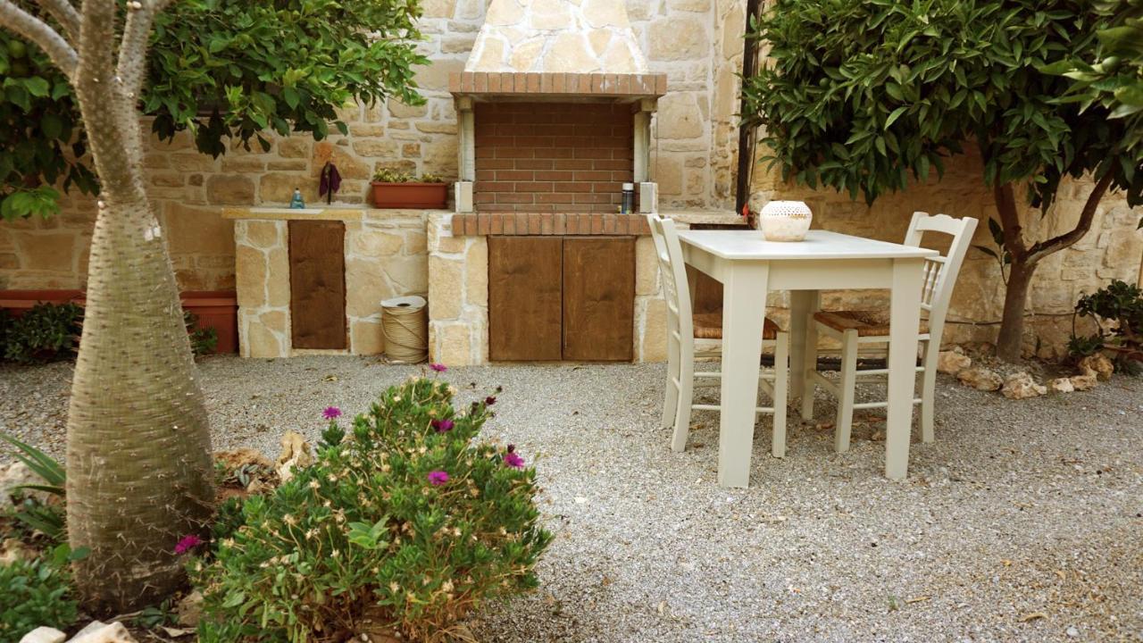 Villa Aspasia With Private Jacuzzi - Oasis Resort Kokkinos Pirgos Exterior foto