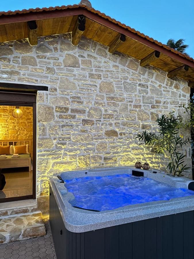Villa Aspasia With Private Jacuzzi - Oasis Resort Kokkinos Pirgos Exterior foto